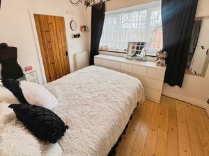 Master bedroom- click for photo gallery